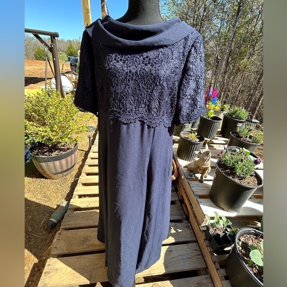 In the Mood formal dress. Bride’s maid dress. Size 18. Navy Blue